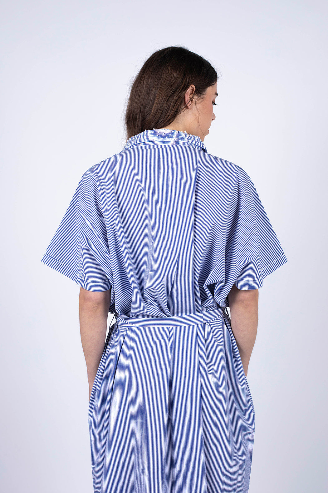 robe chemise bleue cintré à la taille en coton bio certfié GOTS