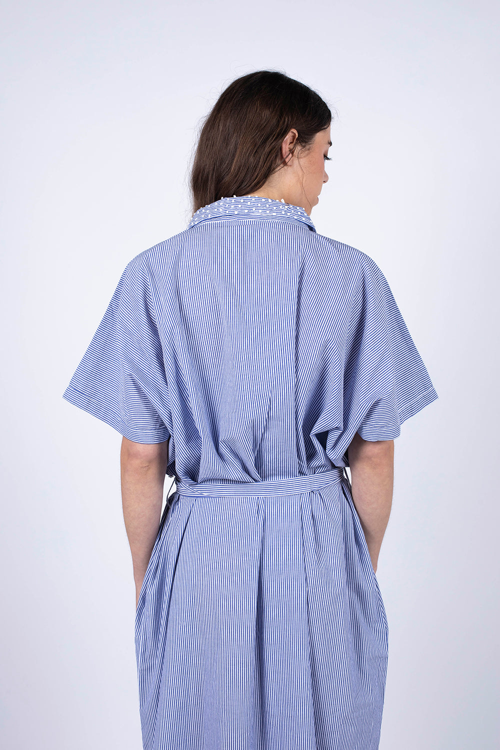 robe chemise bleue cintré à la taille en coton bio certfié GOTS