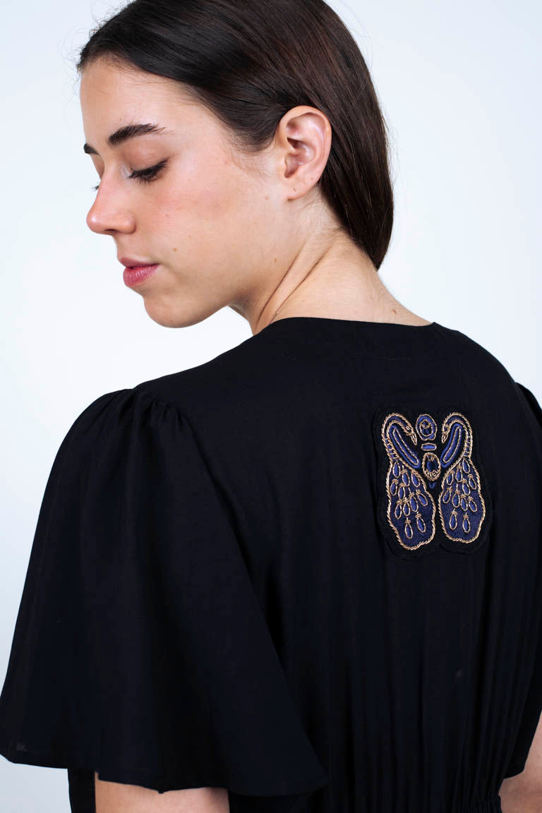 Robe Hanna Black