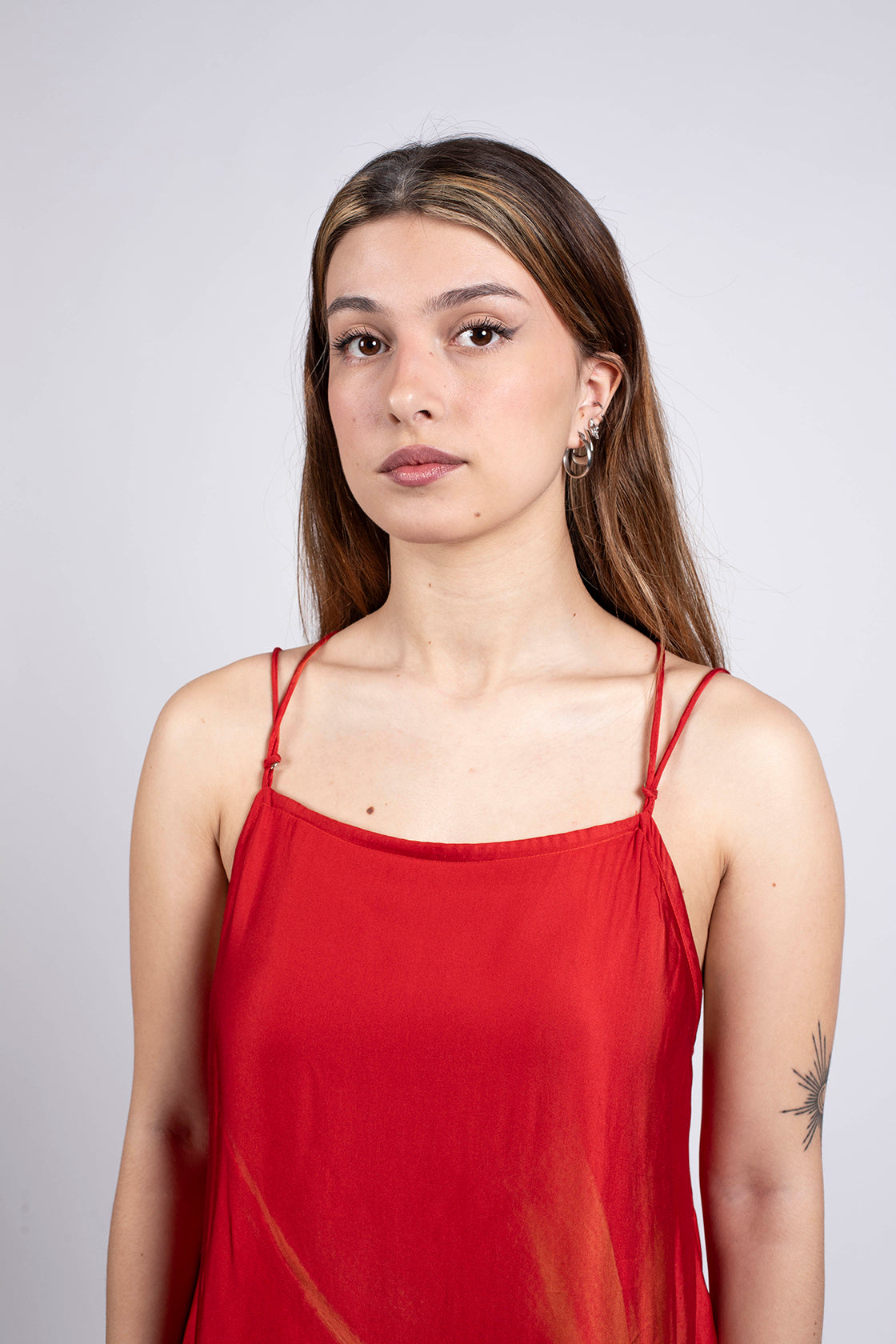 robe rouge fluide à bretelles en viscose certifié FSC made in France