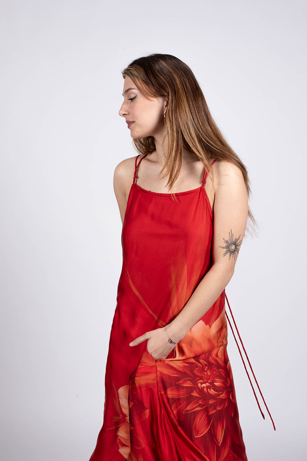robe fluide à bretelles avec motif fleurs made in France