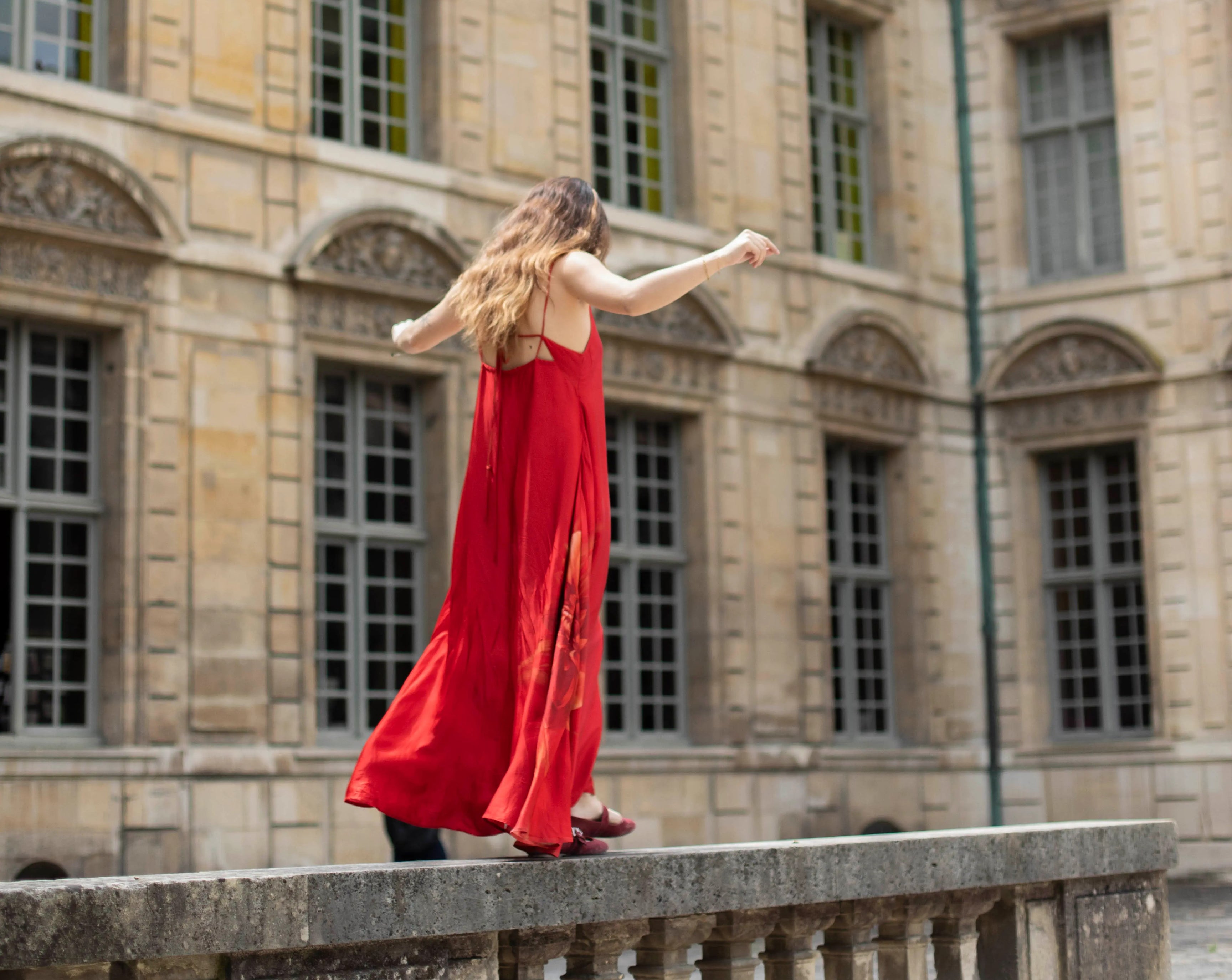 Robe LO NEEL à fleur dans Paris