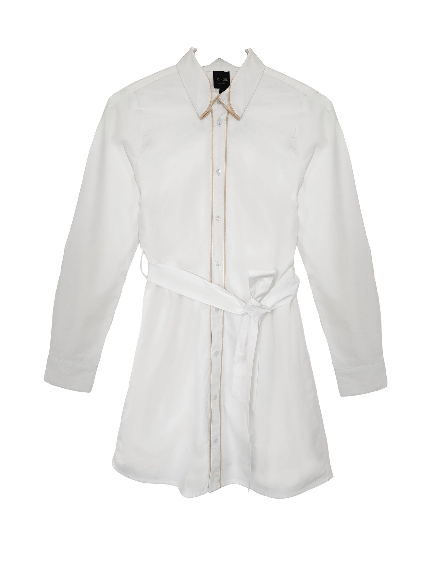 robe blanche col retourné ceintré à la taille avec liseré doré 