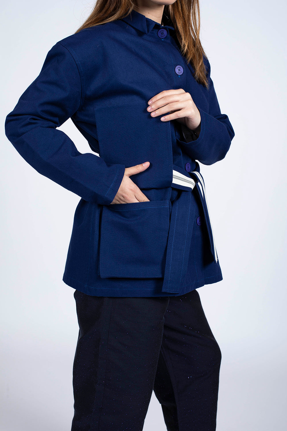 veste bleue en coton upcyclé avec grandes poches made in France