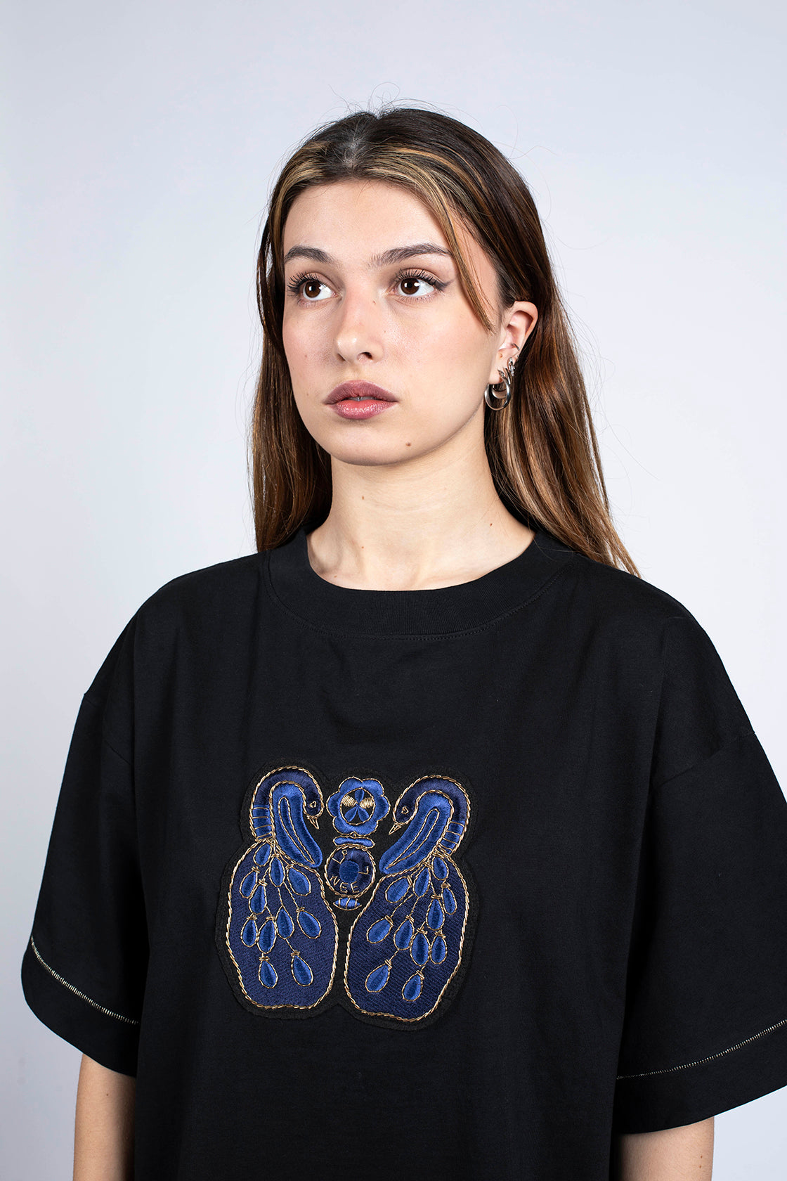 t-shirt noir à manche courte unisexe en coton bio certifié GOTS