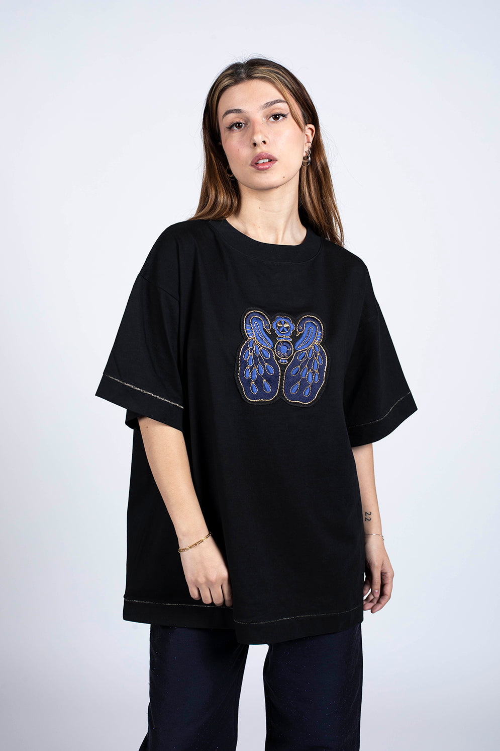 t-shirt à manche courte oversize avec broderie artisanale