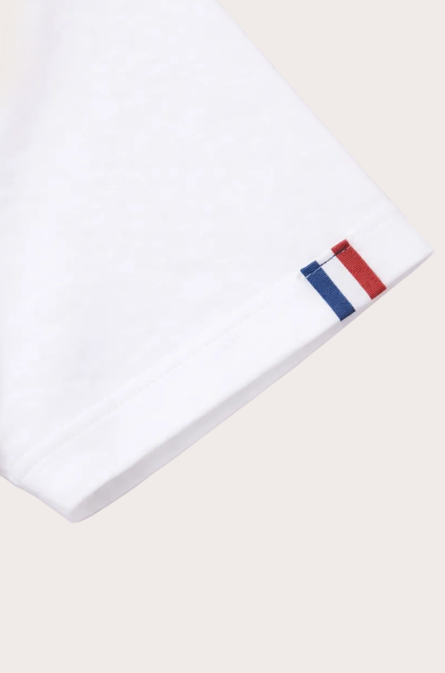 détails de la manche du T-shirt Vague Blanc made in France en coton biologique certifié Gots